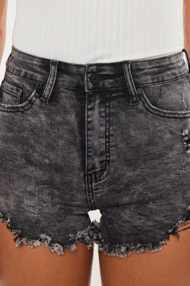 HIGH RISE FRAY HEM DENIM SHORTS