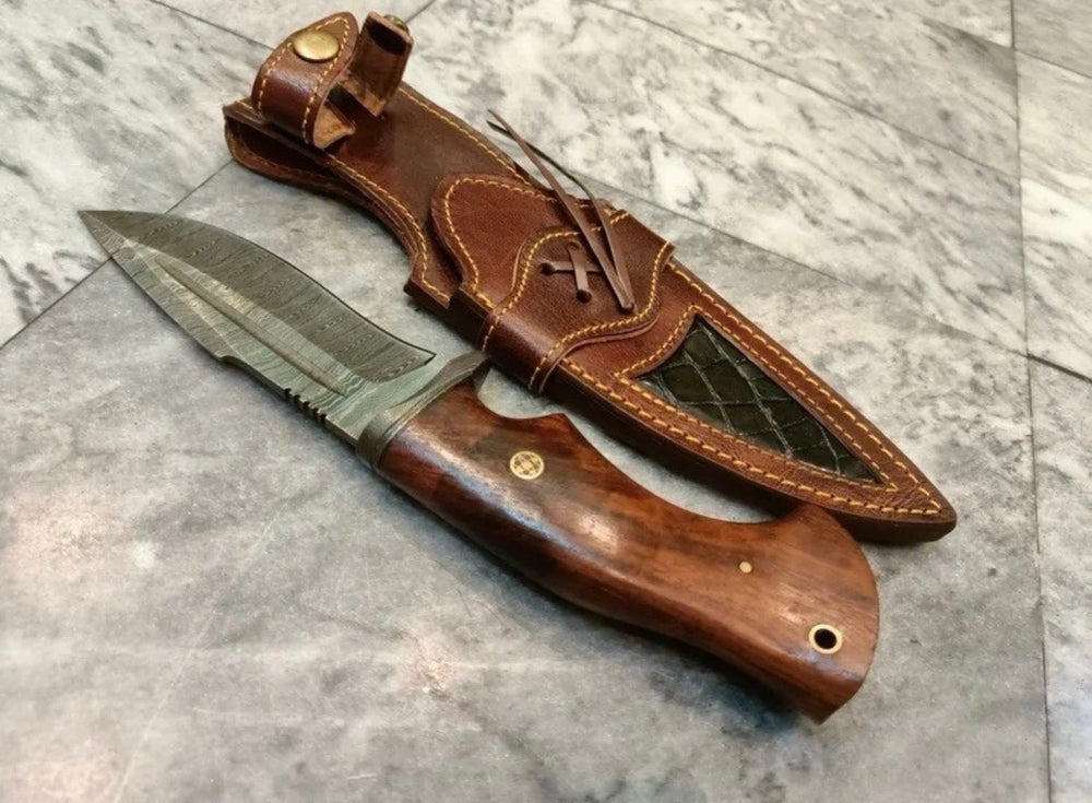 Hand-Forged Damascus Hunting Knife w/ Premium Leather Sheath